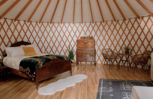 Medford Apartment | Cozy yurt nestled into bamboo forest