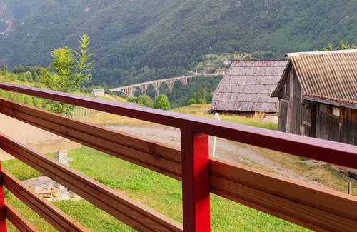 Zabljak House | Cozy1-bedroom apartment in enjoyable view of the Tara Bridge with WiFi,fireplace