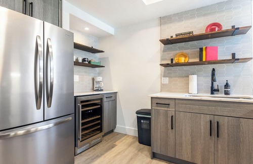 Kierland Apartment | CozySuites at Kierland Commons with pool#15