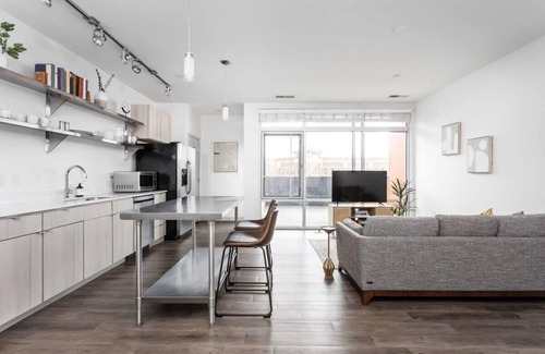 Downtown Indianapolis Apartment | CozySuites I Trendy 1BR, Bottleworks Indy #1