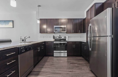 Indianapolis Apartment | CozySuites Modern 1BR, Nora Indianapolis #8