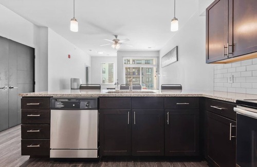 Indianapolis Apartment | CozySuites Modern 1BR, Nora Indianapolis #8