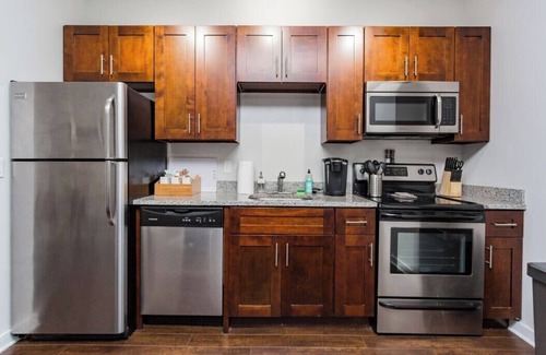 Hillsboro Village Apartment | CozySuites Music Row Spacious 1BR free parking 11