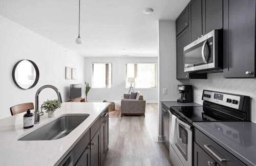 Meridian-Kessler Apartment | CozySuites Upscale Modern 2BR Broad Ripple