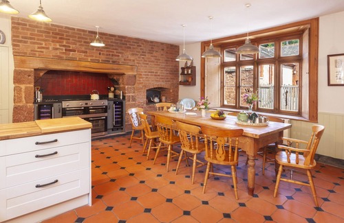 Ebford Cottage | CRABLAKE FARMHOUSE, pet friendly, with open fire in Exminster