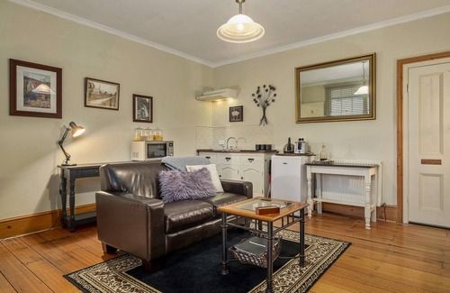 Grove Cottage | Crabtree House