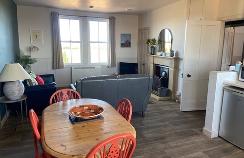Anstruther Cottage | Cradle Cottage - a cottage that sleeps 4 guests in 2 bedrooms
