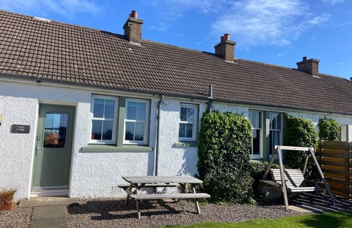 Anstruther Cottage | Cradle Cottage - a cottage that sleeps 4 guests in 2 bedrooms