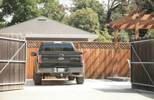 Colusa House | Craftsman style home built in 1909, step back in time end enjoy your stay!