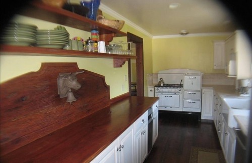 Carmel Valley House | Craftsman within easy walk to 26 wine tasting rooms, restaurants and shops!