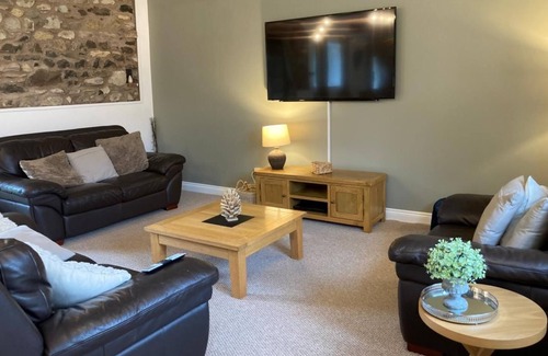 Penrith Cottage | Cragside Cottage - a cottage that sleeps 7 guests in 4 bedrooms