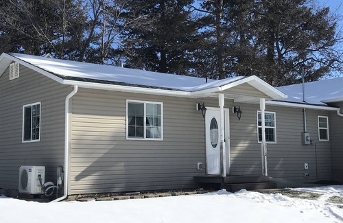 Craigmont House | Craigmont GetawaynGet comfortable and enjoy plenty of space and cozy fireplace!