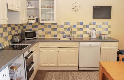 Shelve Cottage | CRANBERRY COTTAGE, pet friendly, with open fire in Bishop's Castle