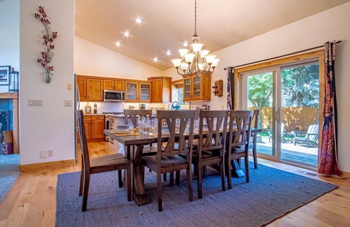 Hailey House | Cranbrook Cottage - Family Home + Hot Tub + Pool Table