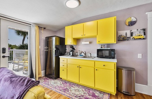 Historic Downtown Melbourne Bed & Breakfast | Crane Creek Inn Osprey Room: Waterfront, Pool, B&B
