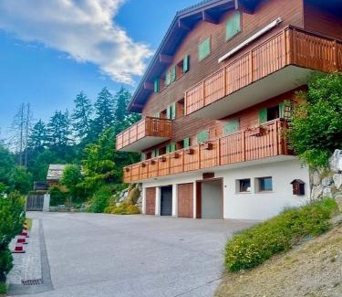 Randogne Apartment | Crans-Montana 3BR - Mountain View, Balcony and Parking