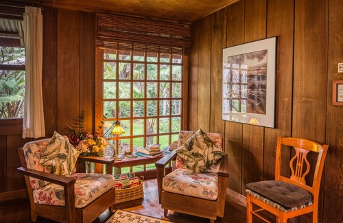 Volcano Cabin | crater rim cabin garden view