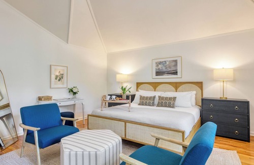 Twin Oaks House | Crawdad by AvantStay | Isle of Palms Home w/ BBQ