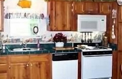 Meadville House | Crawford's Great Lake Escape & Accommodations - Conneaut Lake