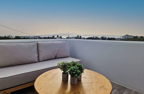 Kastraki Apartment | Crea, Bright Beach Apartment