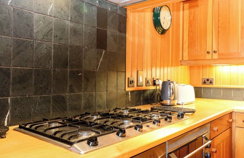 Ballater Cottage | CREAG BHALG, with open fire in Braemar