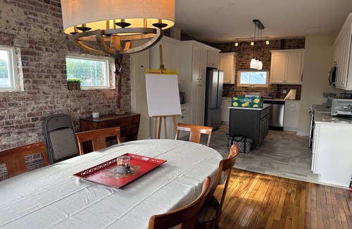 Hickman Apartment | Creative Corner Suite
