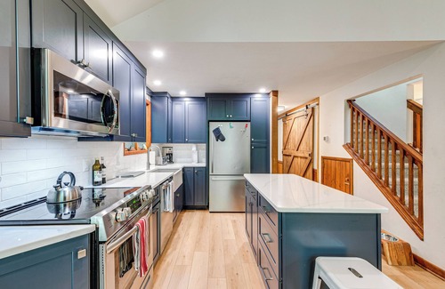 Pocono Pines Cottage | Creek Access & Deck: Family Pocono Pines Cottage