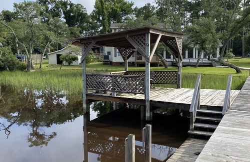 Morehead City House | ~Creek front heaven! Stunning View~ Private dock~