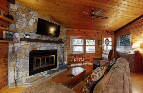 Newland House | Creekfront Cabin
