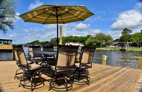 Cedar Lane House | CREEKFRONT HOME, LIGHTED PIER, FENCED YARD