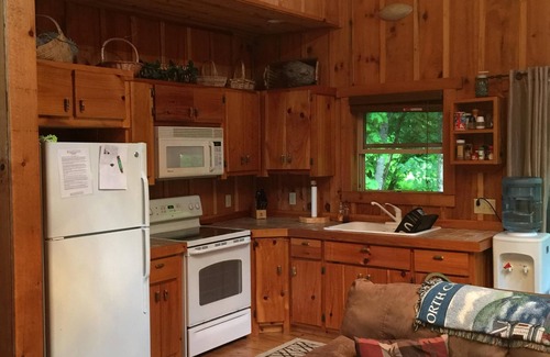 Hayesville Cabin | Creekfront on Tusquittee Creek Cozy 1BR/1BA Sleeps Four