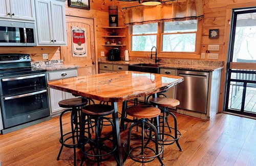 Bryson City House | Creekfront Retreat Hot Tub Pool Table Near Town/National Park Rejuvenate