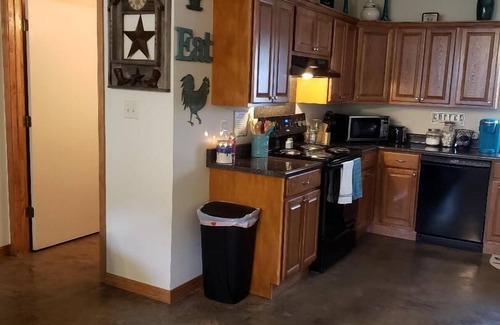 Murfreesboro Condo | Creekside # 4 - Your Home Away from Home!