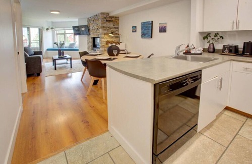 Whistler Creekside Apartment | Creekside Bright1BR: Sleeps 4,Pool,Patio+BBQ,Near Shops & Restaurants & Valley Trail