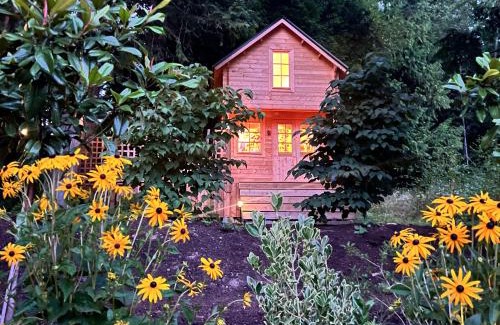 Roberts Creek Apartment | Creekside Bunkies
