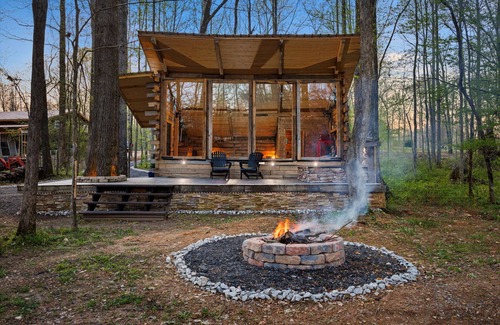 Florence Cabin | Creekside Cabin