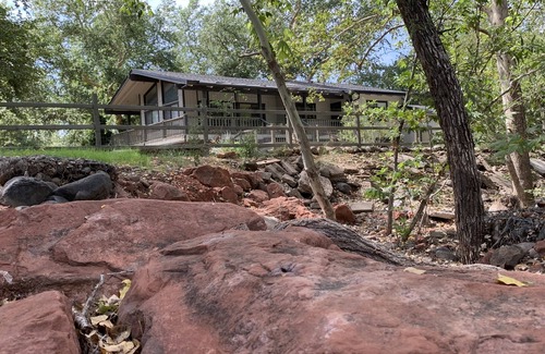 Rimrock Cabin | Creekside Cabin Under the Sycamores