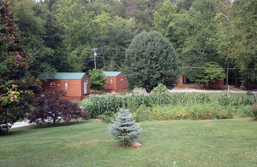 Bryson City Cabin | CREEKSIDE CABINS - CHIPMUNK
