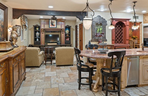 Sedona House | Creekside Chateau,patio overlooks Oak Creek, with steps directly to the water