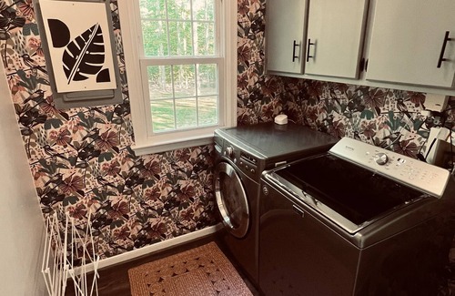 Chesterfield House | Creekside Cool Bus - A/C & Heat