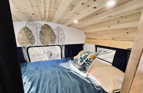Chesterfield House | Creekside Cool Bus - A/C & Heat