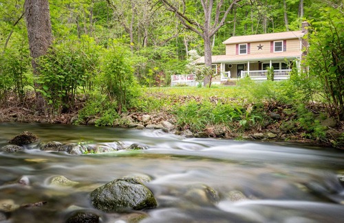 Luray Cottage | Creekside Cottage at Shenandoah
