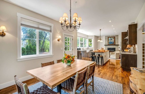 Sonoma House | Creekside Cottage ~ Gorgeous cottage just 3 blocks from the Historic Sonoma Plaz