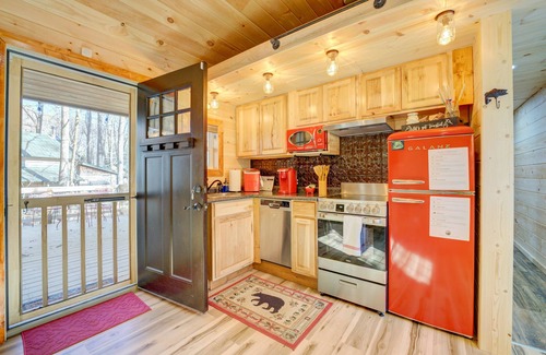 Canton Cabin | Creekside Cottage w/hot tub, fire pit, fishing