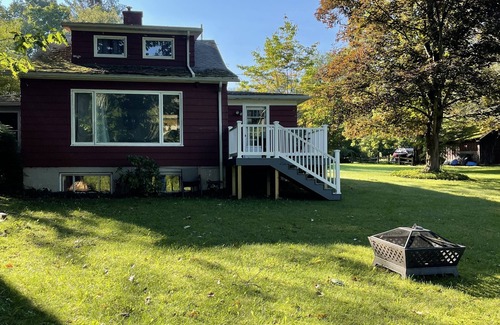 Carlton Cottage | CREEKSIDE COTTAGE WITH WATER ACCESS, LARGE LOT WITH CAMPFIRES AND LOTS OF CHARM