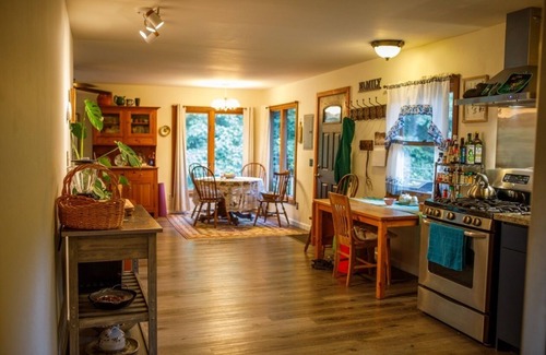 Monte Rio House | Creekside Cozy 2BR 1BA + 2 Acres