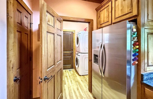 Highlands House | Creekside Cradle: A cozy 3-bedroom retreat in Highlands, NC with mountain and water views.