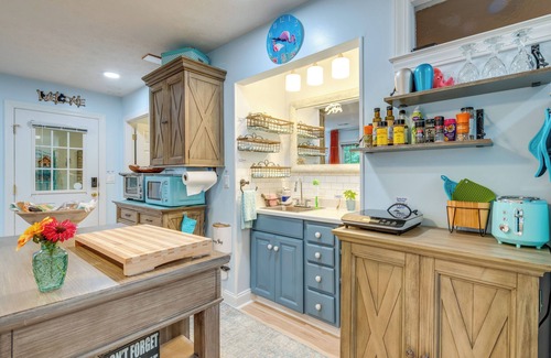 Hendersonville Apartment | Creekside Hendersonville Haven: Hot Tub & Fire Pit