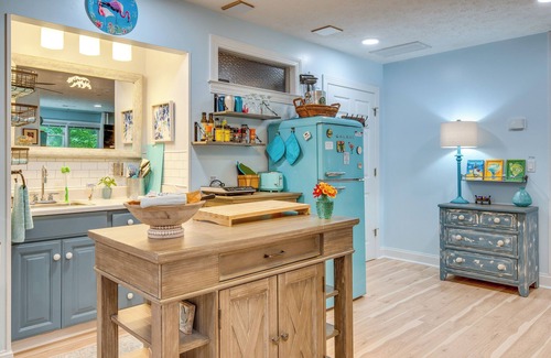 Hendersonville Apartment | Creekside Hendersonville Haven: Hot Tub & Fire Pit