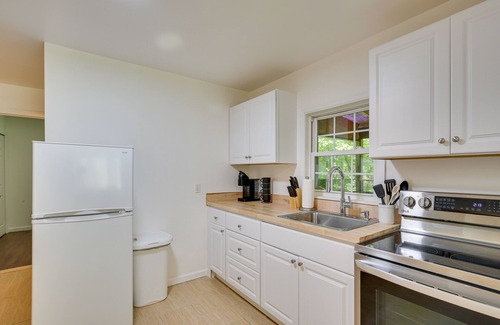 Monroe House | Creekside Hudson Valley Retreat ~ 4 Mi to Winery!